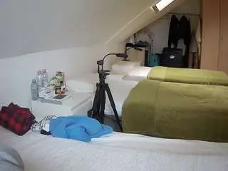 Voyeurcam-julmodels-bed-4  live sex cam