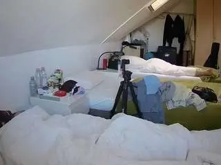 Voyeurcam-julmodels-bed-4  live sex cam