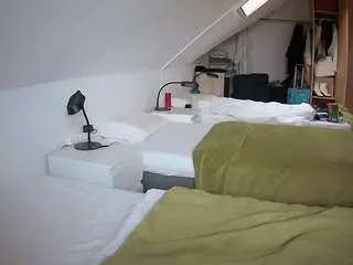 Voyeurcam-julmodels-bed-4  live sex cam