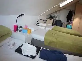 Voyeurcam-julmodels-bed-4  live sex cam