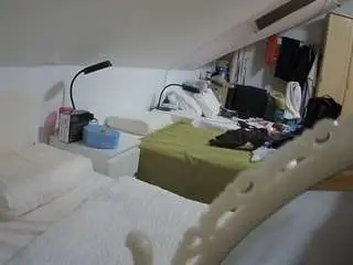 Voyeurcam-julmodels-bed-4  live sex cam