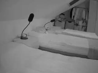 Voyeurcam-julmodels-bed-4  live sex cam