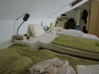 Voyeurcam-julmodels-bed-4  live sex cam