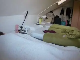 Voyeurcam-julmodels-bed-4  live sex cam