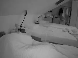 Voyeurcam-julmodels-bed-4  live sex cam