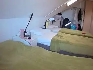 Voyeurcam-julmodels-bed-4  live sex cam