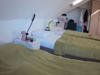 Voyeurcam-julmodels-bed-4  live sex cam