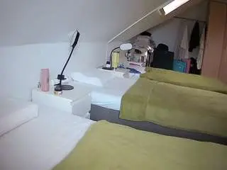 Voyeurcam-julmodels-bed-4  live sex cam