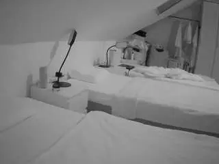 Voyeurcam-julmodels-bed-4  live sex cam