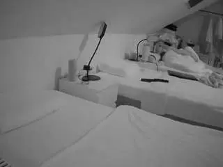 Voyeurcam-julmodels-bed-4  live sex cam