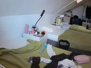 Voyeurcam-julmodels-bed-4  live sex cam