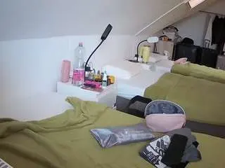 Voyeurcam-julmodels-bed-4  live sex cam