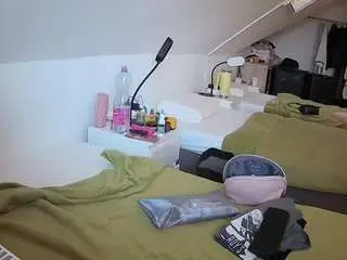 Voyeurcam-julmodels-bed-4  live sex cam