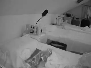 Voyeurcam-julmodels-bed-4  live sex cam
