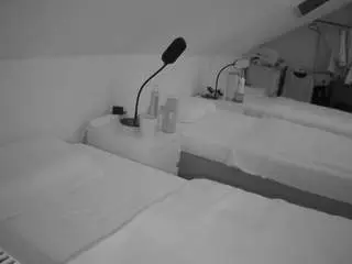 Voyeurcam-julmodels-bed-4  live sex cam
