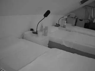 Voyeurcam-julmodels-bed-4  live sex cam