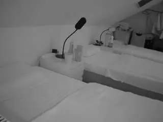 Voyeurcam-julmodels-bed-4  live sex cam