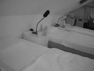 Voyeurcam-julmodels-bed-4  live sex cam