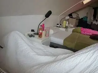 Voyeurcam-julmodels-bed-4  live sex cam