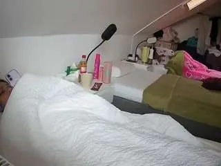 Voyeurcam-julmodels-bed-4  live sex cam