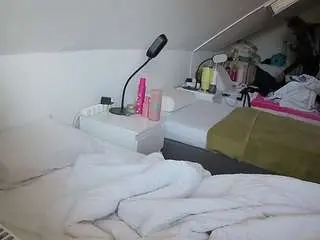 Voyeurcam-julmodels-bed-4  live sex cam