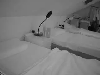 Voyeurcam-julmodels-bed-4  live sex cam
