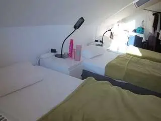 Voyeurcam-julmodels-bed-4  live sex cam