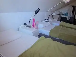 Voyeurcam-julmodels-bed-4  live sex cam