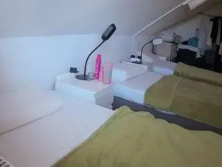 Voyeurcam-julmodels-bed-4  live sex cam
