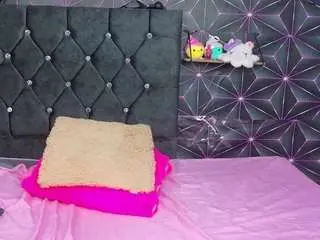 Zaraluux  live sex cam