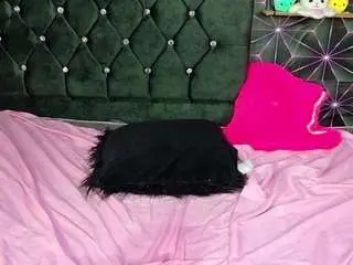 Zaraluux  live sex cam