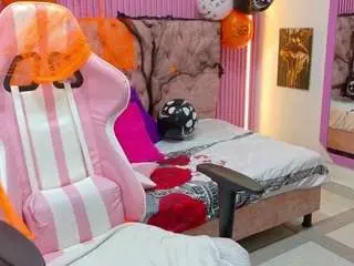 Zaraluux  live sex cam