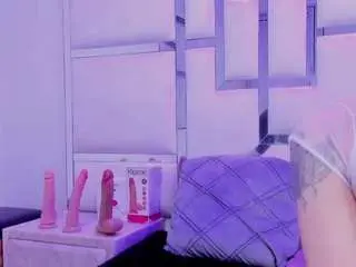 Gabybrowm  live sex cam