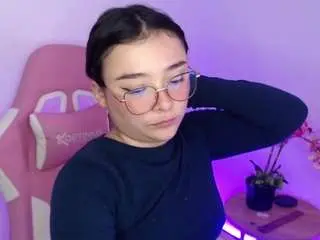 Nahia-brm  live sex cam