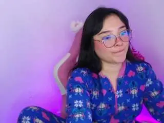 Nahia-brm  live sex cam
