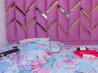 Nia-evans  live sex cam