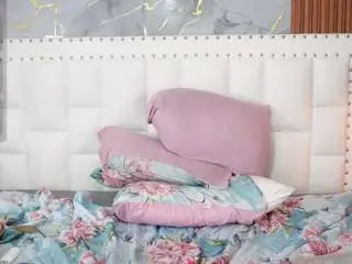 Nia-evans  live sex cam