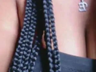 Nia-evans  live sex cam