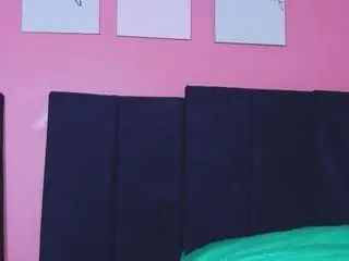 Nia-evans  live sex cam