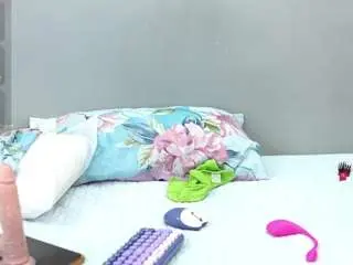 Nia-evans  live sex cam