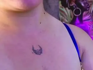 Sarawolff  live sex cam