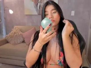 Hannacross  live sex cam