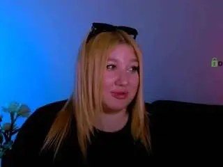 Juli-kisss  live sex cam