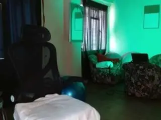 Zafiro-56  live sex cam