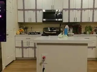 Blondiewithanass  live sex cam