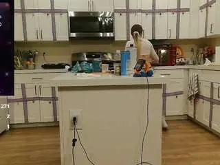 Blondiewithanass  live sex cam