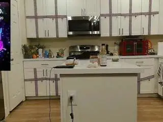 Blondiewithanass  live sex cam