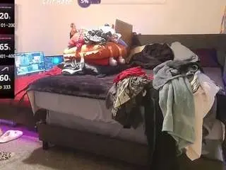 Blondiewithanass  live sex cam