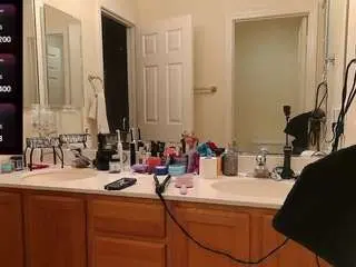 Blondiewithanass  live sex cam