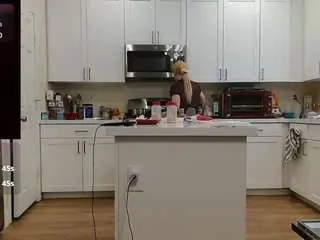 Blondiewithanass  live sex cam